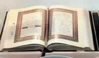 عمر بن عبد العزيز زاهد العلماء وعادل الأمراء